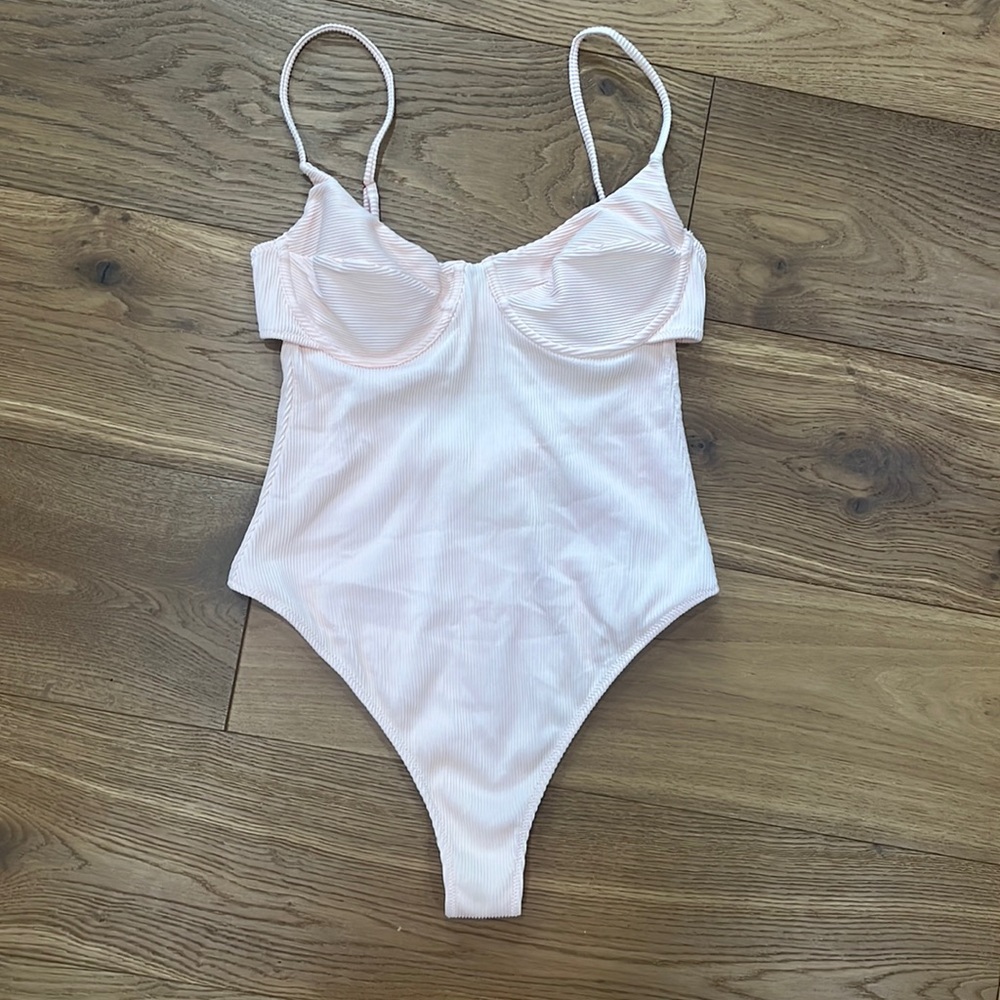 White Fox x Sarah’s Day One Piece